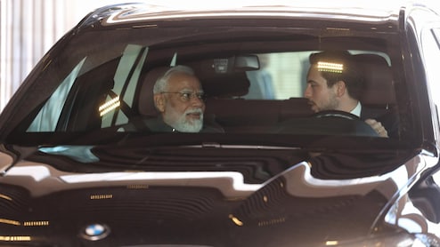 जॉर्डन में पीएम मोदी को खुद ड्राइव करके ले गए यहां के युवराज, तस्वीरें आई सामने