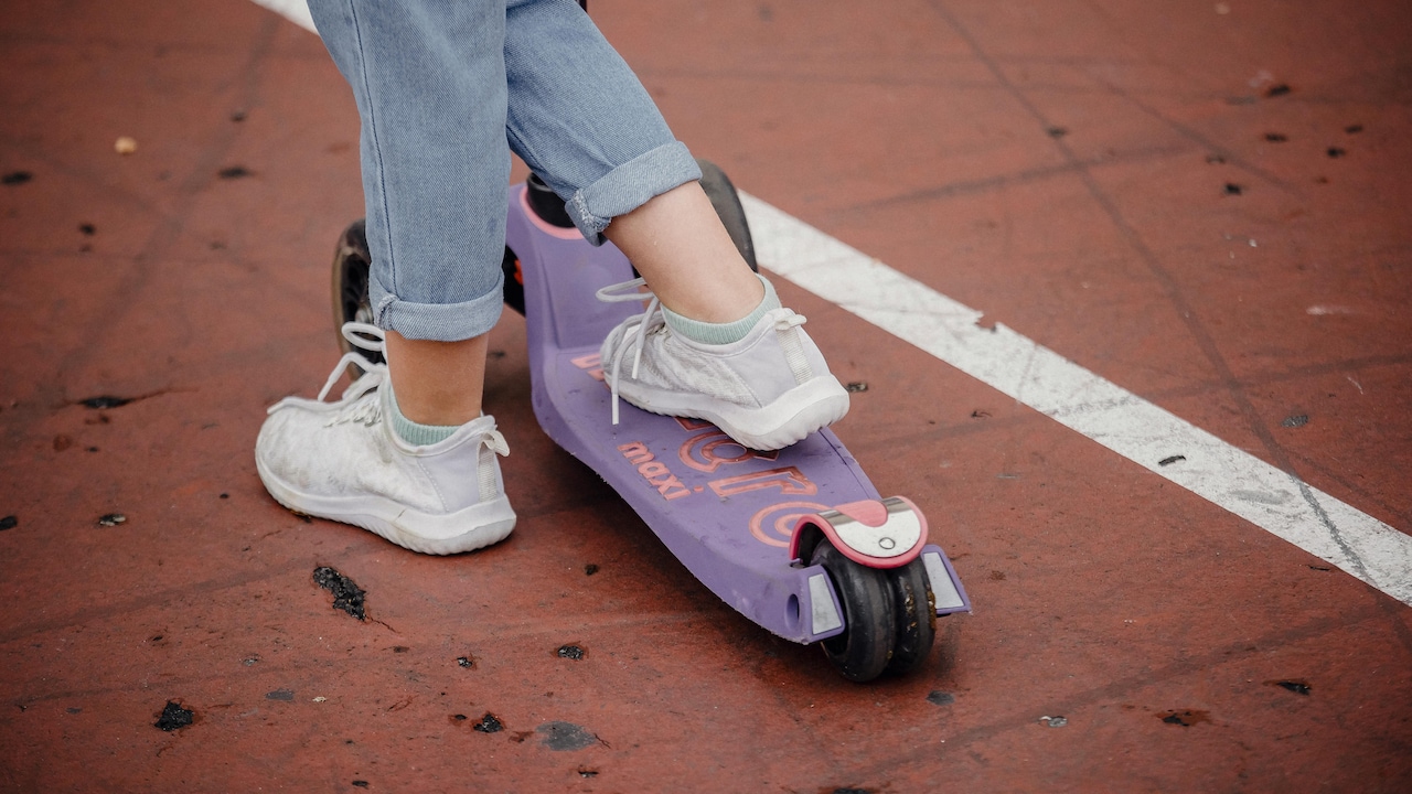 Buying Sneakers For Kids? How To Pick The Right Pair For Everyday Comfort Buying Sneakers For Kids? How To Pick The Right Pair For Everyday Comfort