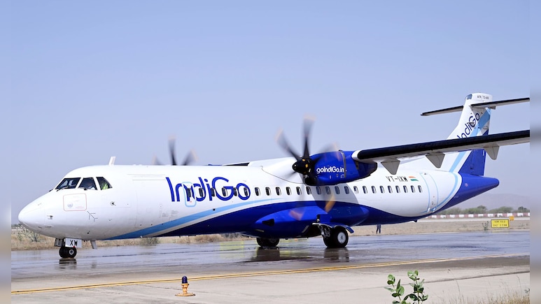 एक महीने में 1232 उड़ानें रद्द, रेड जोन में OTP, DGCA ने मांगा जवाब... क्या संकट में है इंडिगो एयरलाइंस?