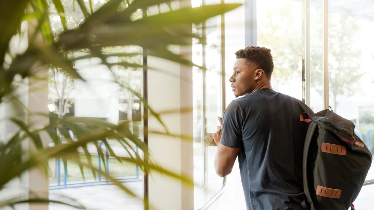 What makes office bags look cheap shortly after using; What makes office bags look cheap shortly after using;
