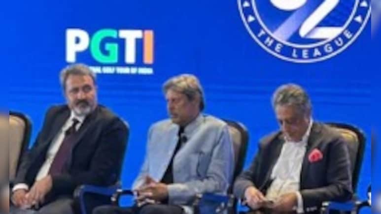 पहले हम बाउंड्री के बाहर से गेंद फेकने के लिए ही होते थे: कपिल देव  