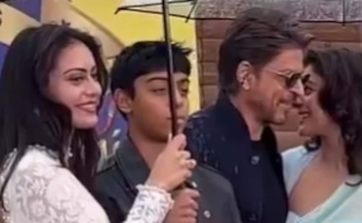 Shah Rukh Khan, Kajol And Her Children Yug And Nysa Pose In London. Fans Say, "Picture Perfect Moment"