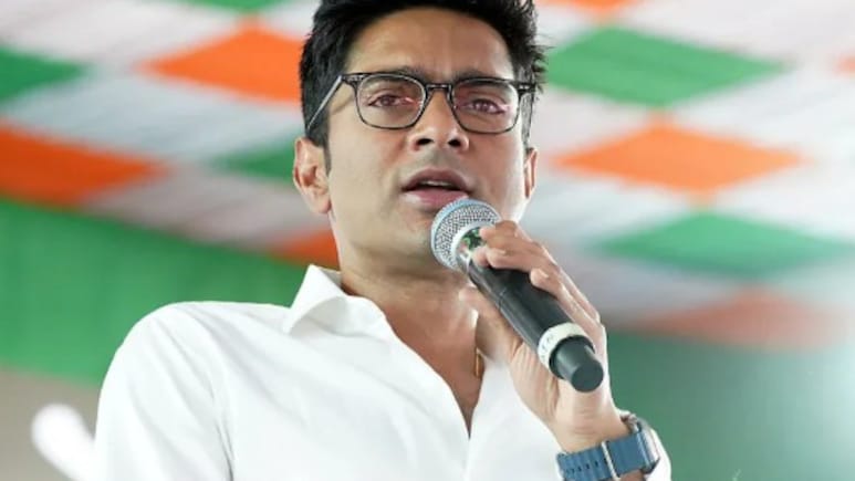 At Poll Rally, Abhishek Banerjee Presents 10 "Dead Voters" To Debunk SIR