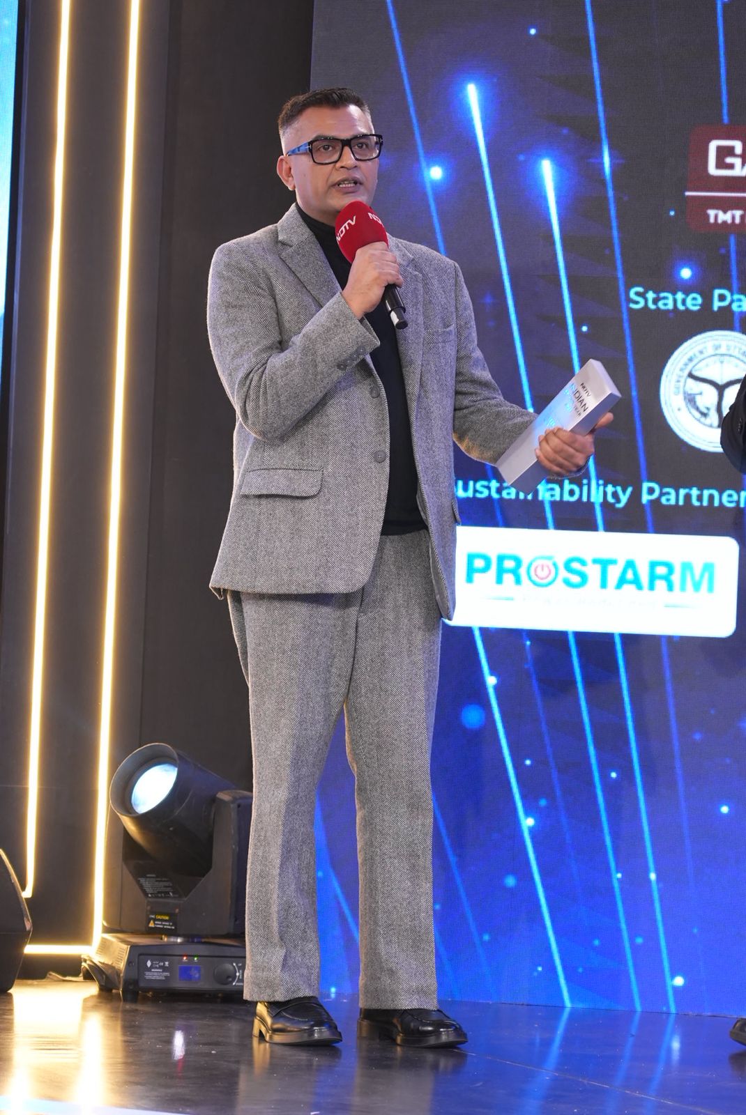 Neeraj Ghaywan Tells NDTV The Inspiration Behind Janhvi Kapoor's Character In <i>Homebound</i>: "Rekha's In <i>Ijaazat</i> Has The Same Strength"