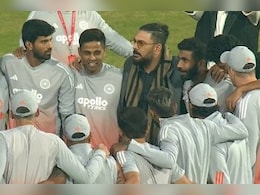 IND vs SA: युवराज सिंह ने की भारतीय खिलाड़ियों से मुलाकात, कोच गंभीर के साथ दिखा याराना, स्टैंड का हुआ अनावरण