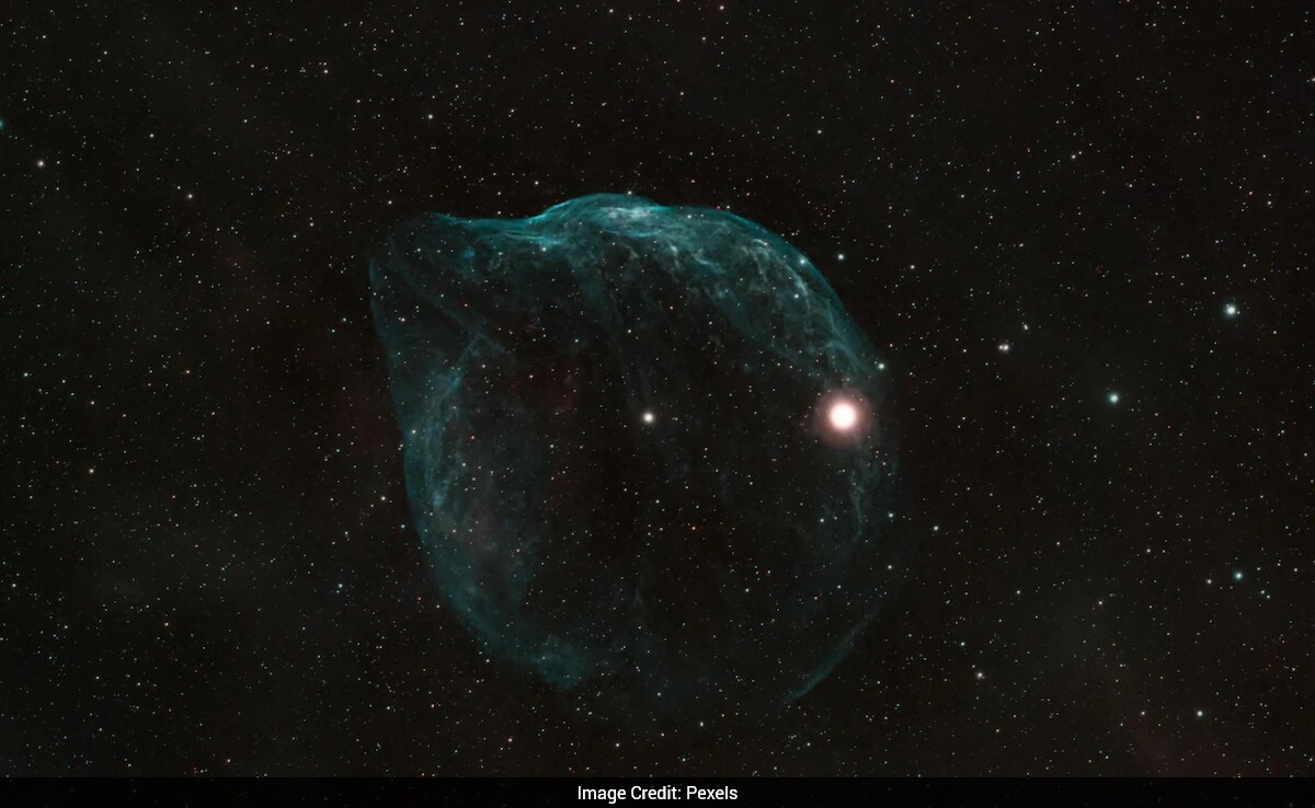 James Webb Telescope Finds Evidence of Giant Stars
