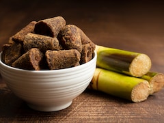 रोजाना एक टुकड़ा काला गुड़ खाने से क्या होता है, सच जानकर आज से शुरू कर देंगे खाना! Recipe