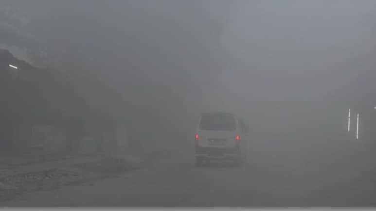 राजस्&zwj;थान में घना कोहरा, व&zwj;िज&zwj;िब&zwj;िल&zwj;िटी जीरो; रेंगते रहे वाहन