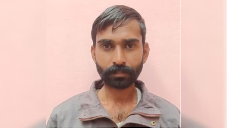 मिस्त्री के भेष में ISI का एजेंट प्रकाश सिंह, पकिस्तान में ISI से टेलीग्राम और व्हाट्सएप के ज़रिये लेता था निर्देश 