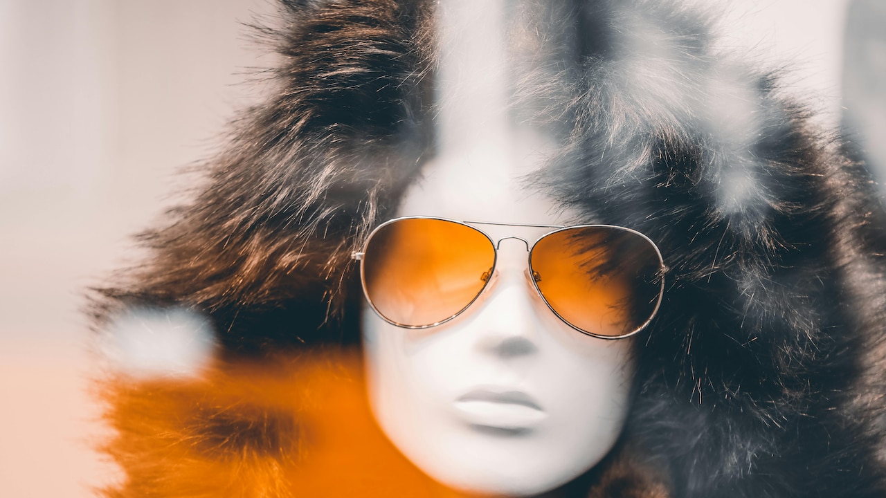 Aviator Sunglasses Styling Guide: How To Wear Aviators So They Look Sharp, Not Filmy.