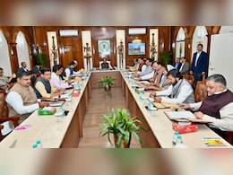 छत्तीसगढ़ में सरेंडर नक्सलियों के जुर्म 'माफ' करेगी सरकार! साय कैबिनेट का बड़ा फैसला, जानिए क्या रखा है प्रावधान