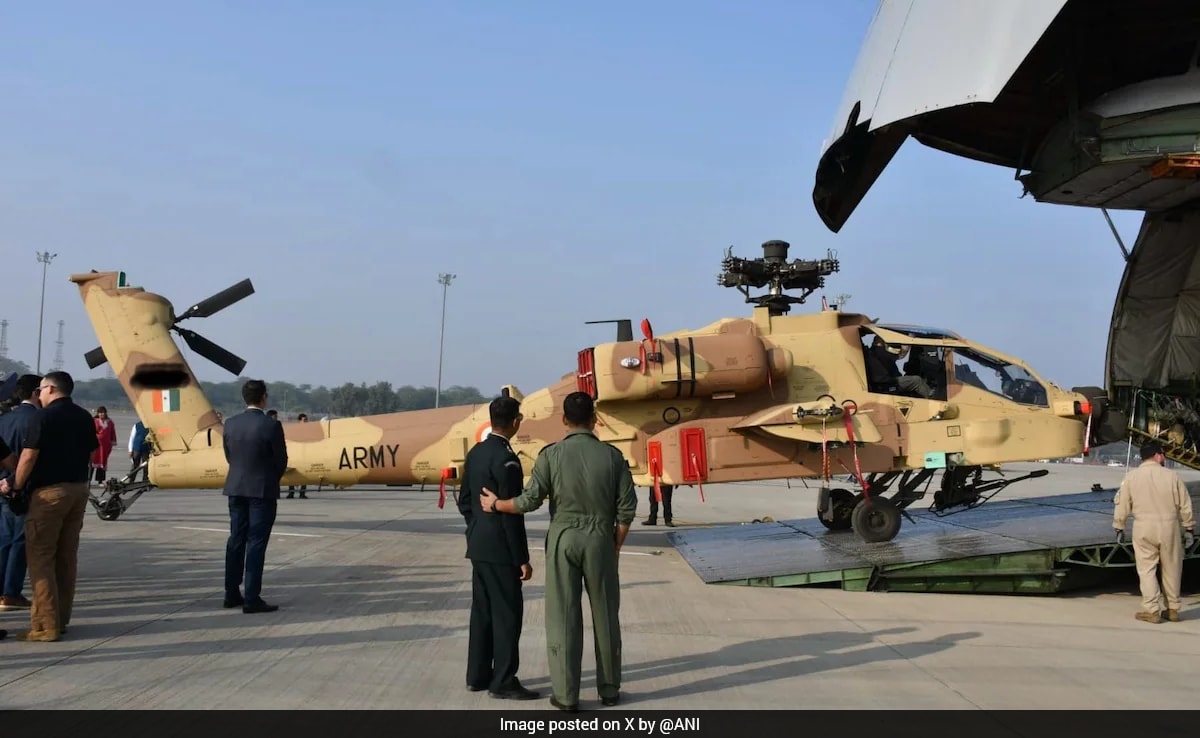Pics: Army Receives Final Batch Of Apache AH-64E Attack Helicopters