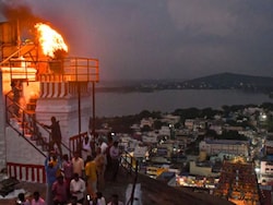 Madras High Court Pushes For Symbolic Puja Atop Pillar Amid Deepam Row