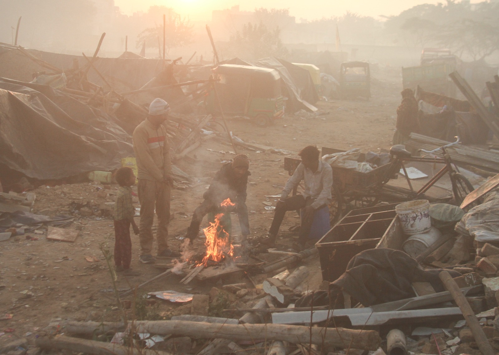 दिल्ली से नोएडा, गाजियाबाद तक छाया घना कोहरा, शीत लहर से कांप रहे पंजाब-हरियाणा, जानें 1 हफ्ते कैसा रहेगा मौसम
