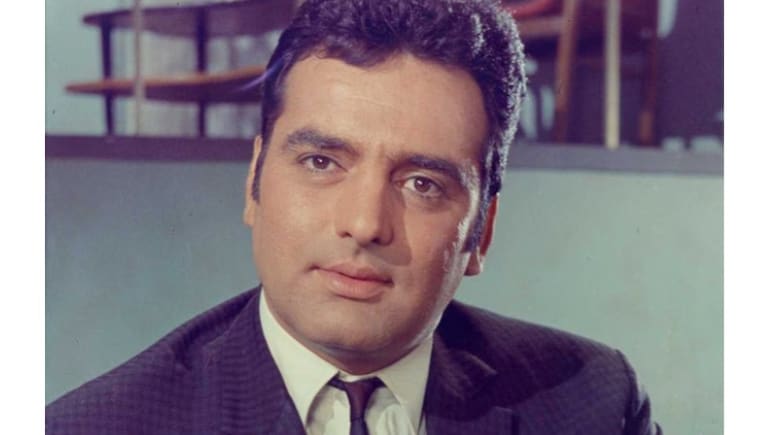 क्या आपने फिरोज खान की बेटी को देखा ? खूबसूरती में नहीं हैं किसी एक्ट्रेस से कम, इक्कीस की स्क्रीनिंग पर देख फैंस को आई एक्टर की याद