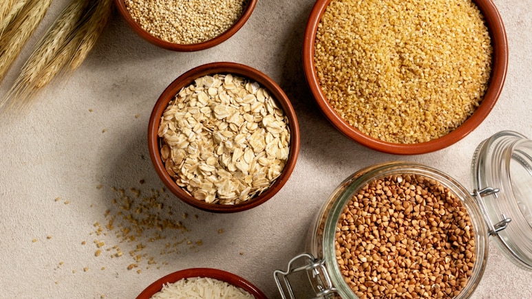 Year Ender 2025: फर्मेंटेड फूड से लेकर चिया सीड्स तक साल 2025 में गट हेल्थ के लिए सबसे ज्यादा वायरल हुए ये फूड्स