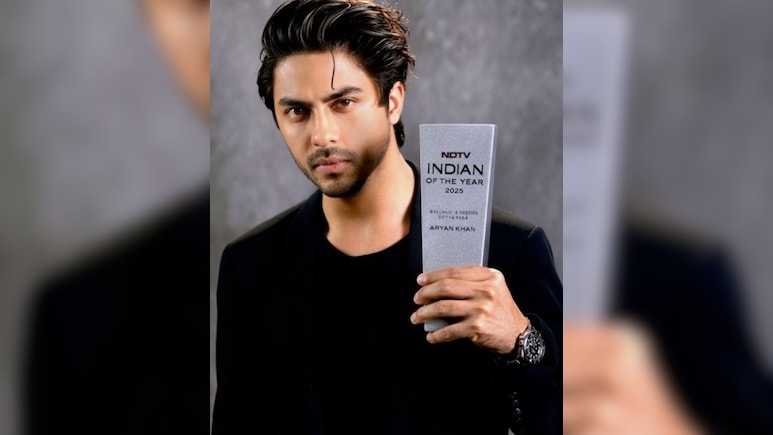 आर्यन खान ने &lsquo;इंडियन ऑफ द ईयर&rsquo; अवॉर्ड के साथ तस्वीर साझा कर जताया गर्व