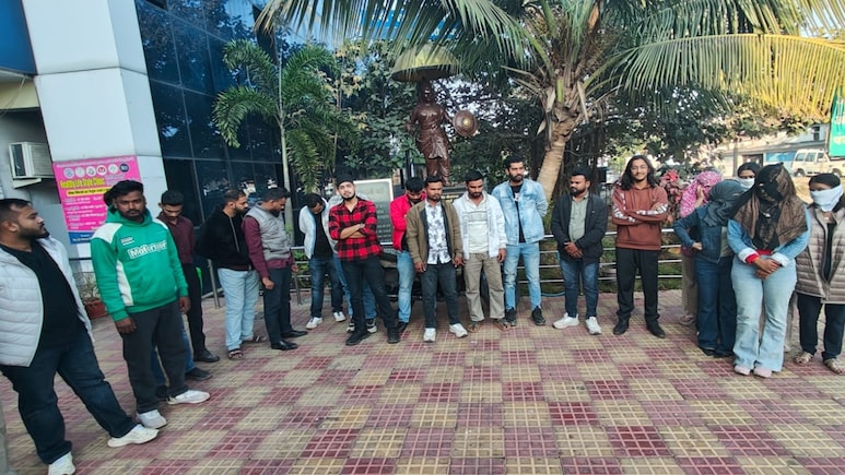 रायपुर में फार्महाउस पार्टी बनी बवाल, देर रात हुल्लड़बाजी करते 15 लड़के-7 लड़कियां पुलिस के हत्थे चढ़े