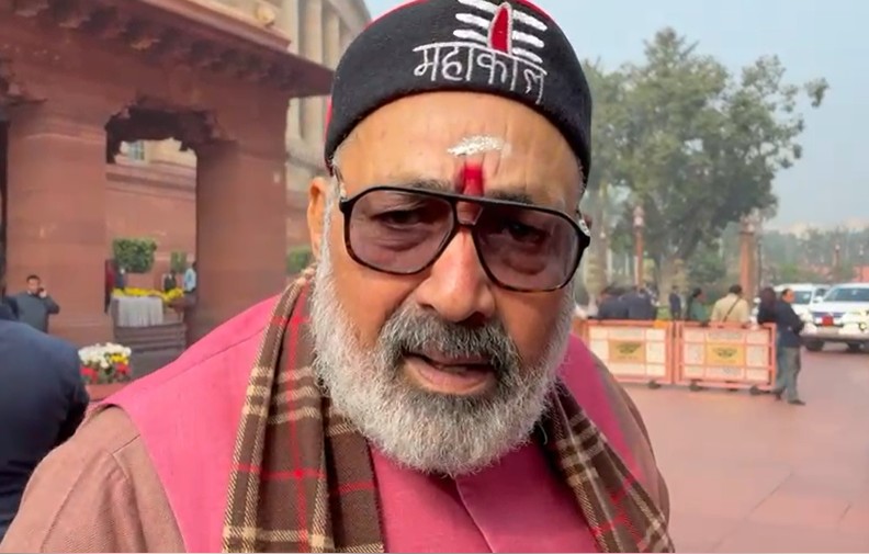 नौकरी करे या जहन्नुम में जाए... नीतीश के हिजाब हटाने वाले विवाद पर गिरिराज सिंह ने ये क्या कहा