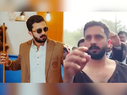 सिद्धू मूसेवाला को 'गुरु' मानने वाले PAK के फेमस यूट्यूबर की कराची कोर्ट में जमकर पिटाई, कपड़े तक फाड़ डाले