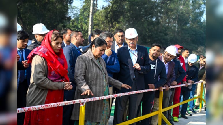 दिल्ली में वर्षों बाद सुनहरी नाले की सफाई, CM रेखा गुप्ता ने किया निरीक्षण