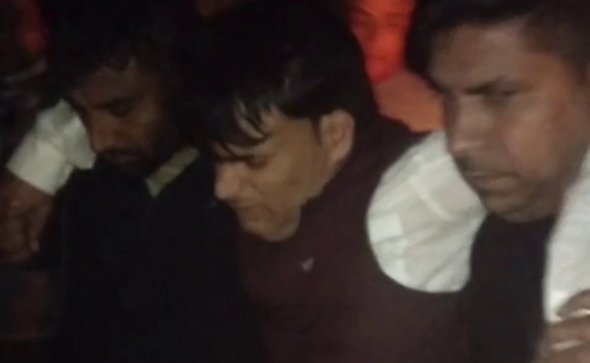 कार में लिफ्ट देने के बहाने महिला से किया बलात्कार, पुलिस के साथ हुई मुठभेड़ में गिरफ्तार हुआ आरोपी