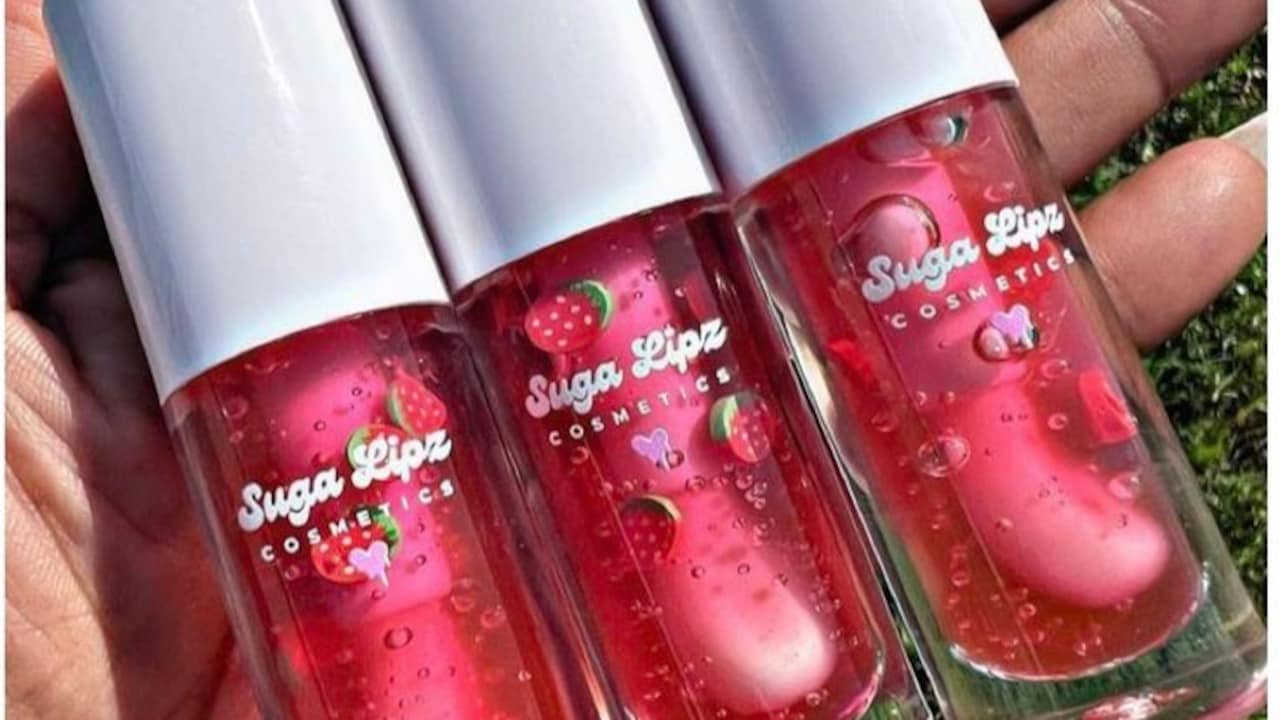 5 Tinted Lip Gloss Shades That Work for Everyday Wear 5 Tinted Lip Gloss Shades That Work for Everyday Wear