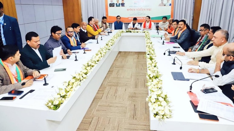 गुवाहाटी पहुंचे नितिन नबीन, असम चुनाव के लिए BJP कार्यकर्ताओं में जोश भर दिया जीत का मंत्र