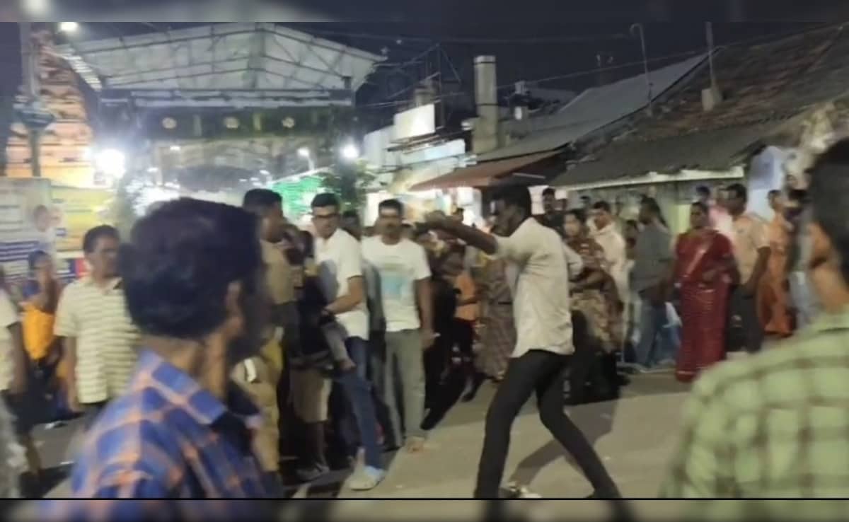 Man Attempts To Attack Cop With Knife In Tamil Nadu, Video Goes Viral