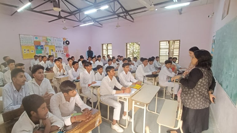 दिल्ली स्टेट कैंसर इंस्टीट्यूट की पहल 'पंख' बच्चों को कर रही है कैंसर के प्रति जागरूक