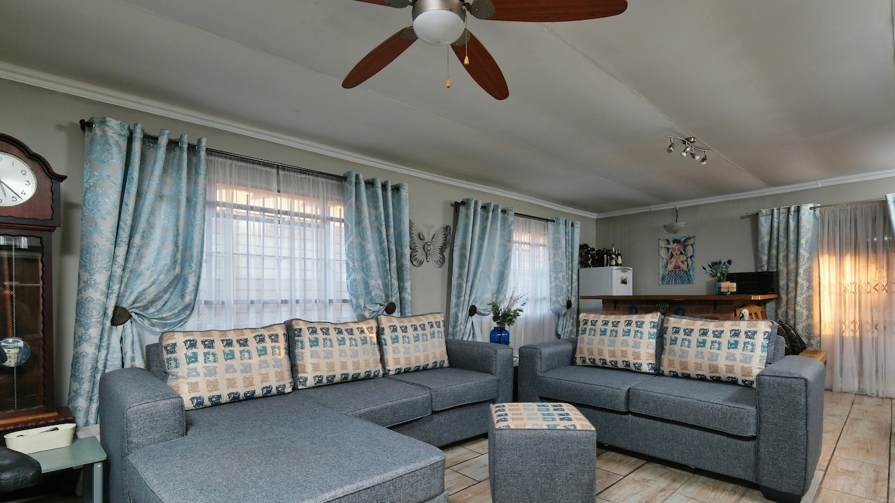 Sofa Buying Guide: Seat Depth, Fabric Quality And Frame That Matter Sofa Buying Guide: Seat Depth, Fabric Quality And Frame That Matter