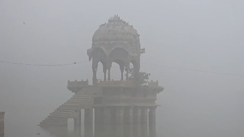 Rajasthan Weather: राजस्थान में विंटर टॉर्चर से ठिठुरे लोग, धुंध के पहरे के साथ जहरीली हवा से घुट रहा दम; अगले 24 घंटे भारी