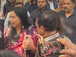 Bigg Boss 19 वाली तान्या मित्तल पहुंचीं घर, पापा से गले लग फूट-फूटकर रोई, बोली- मैंने आपका नाम नहीं लिया