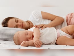 बच्चे को जल्दी सुलाने के लिए क्या करना चाहिए? डॉक्टर ने बताया शिशु को सुलाते हुए 90% माता-पिता करते हैं ये 3 गलतियां