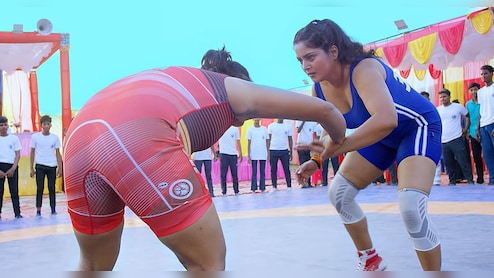 ना निरहुआ, ना खेसारी और ना ही पवन सिंह, कुश्ती के अखाड़े में धोबी पछाड़ लगाती दिखीं अंजना सिंह