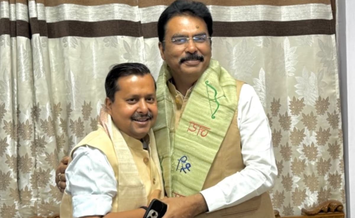 बीजेपी के नए राष्ट्रीय कार्यकारी अध्यक्ष नितिन नबीन के साथ दरभंगा के विधायक संजय सरावगी. बीजेपी के नए राष्ट्रीय कार्यकारी अध्यक्ष नितिन नबीन के साथ दरभंगा के विधायक संजय सरावगी.