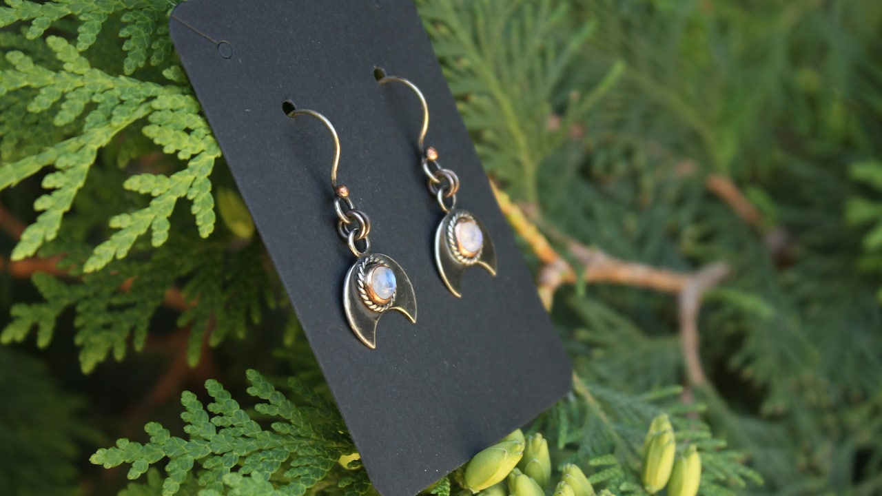 Why Pearl Drop Earrings Tarnish Faster Than You Expect
