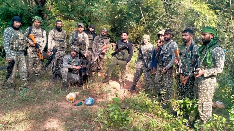 Chhattisgarh: सुरक्षाबलों ने नक्सलियों की नापाक साजिश की नाकाम, एक साथ  3 IED कुकर बम को किया निष्क्रिय