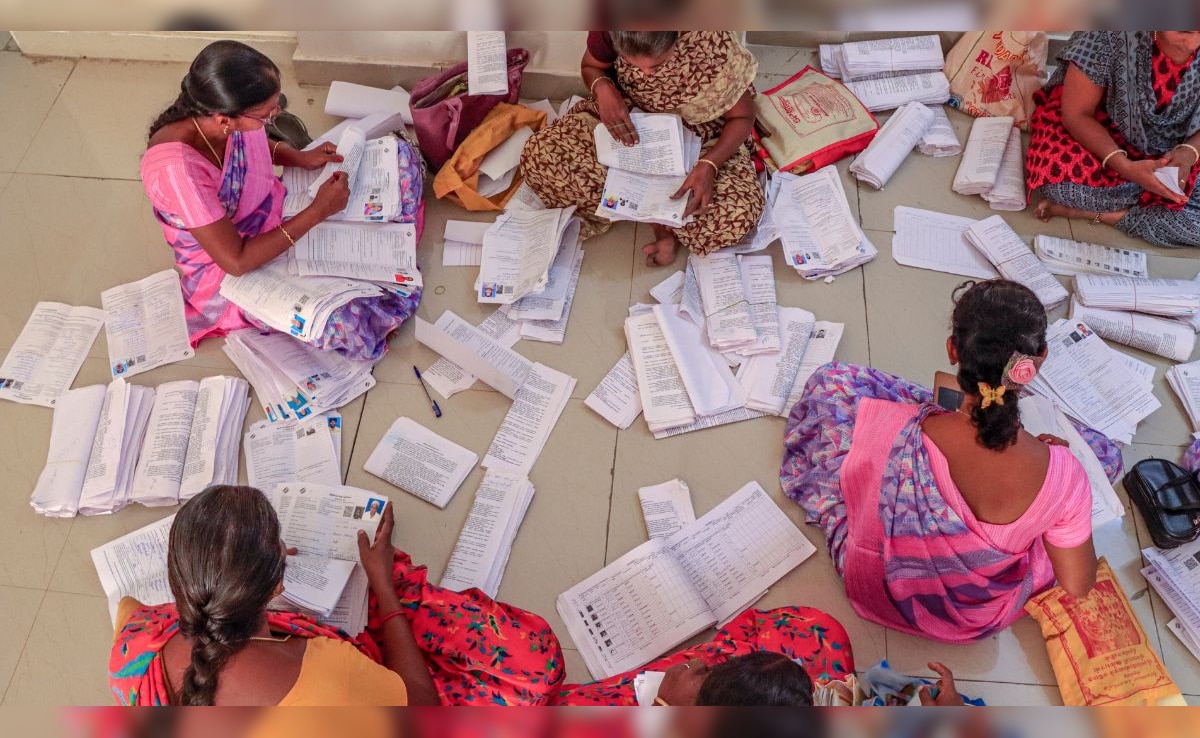 7.6% Voters Removed From West Bengal Draft Roll, 1.6 Crore Under Scanner