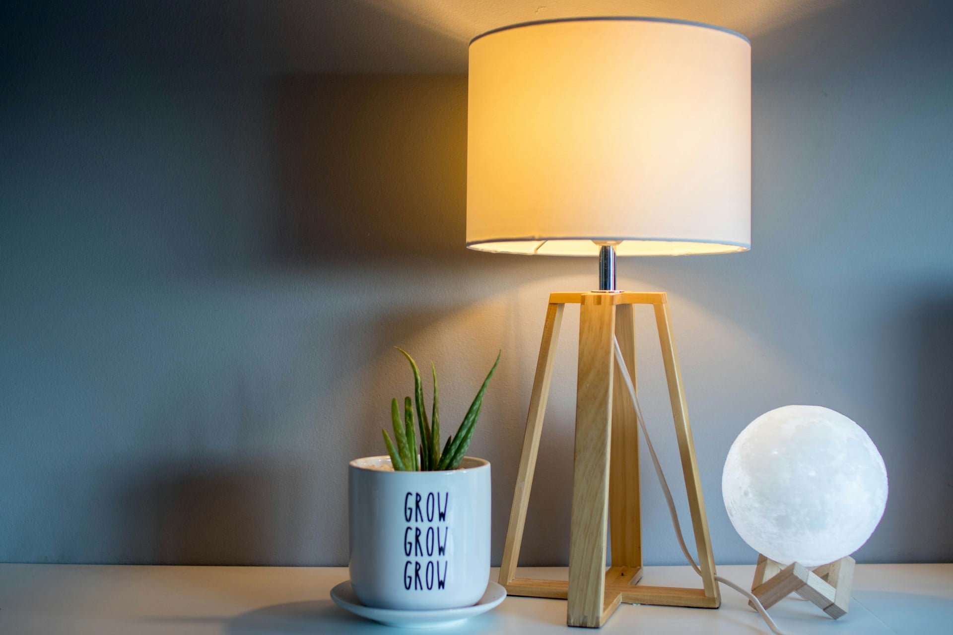 Explore easy tips to set the best lamp brightness level