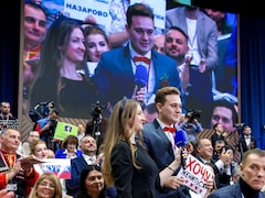Watch: Russian Journalist Proposes To Girlfriend During Putin's Presser