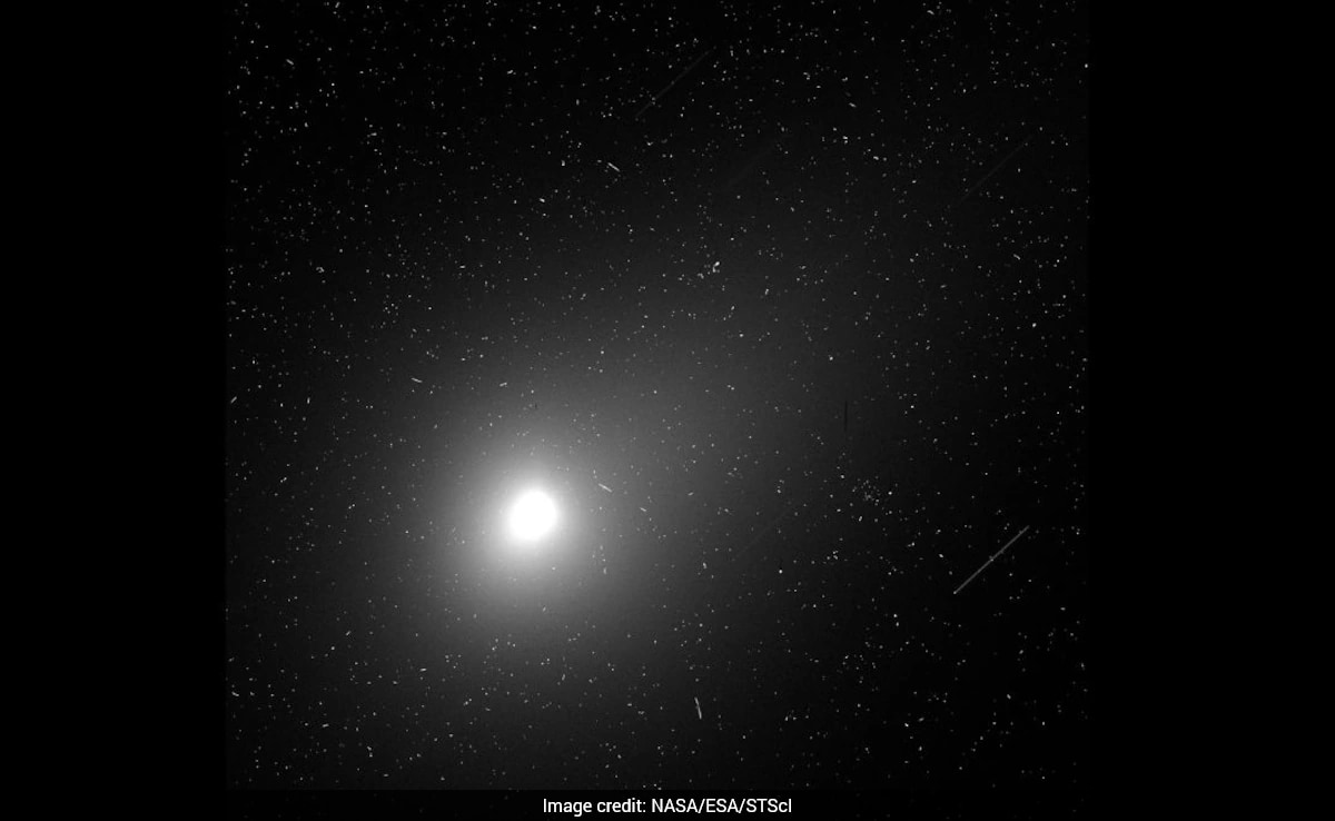 Hubble Captures Twin Jets from Interstellar Comet 3I/ATLAS