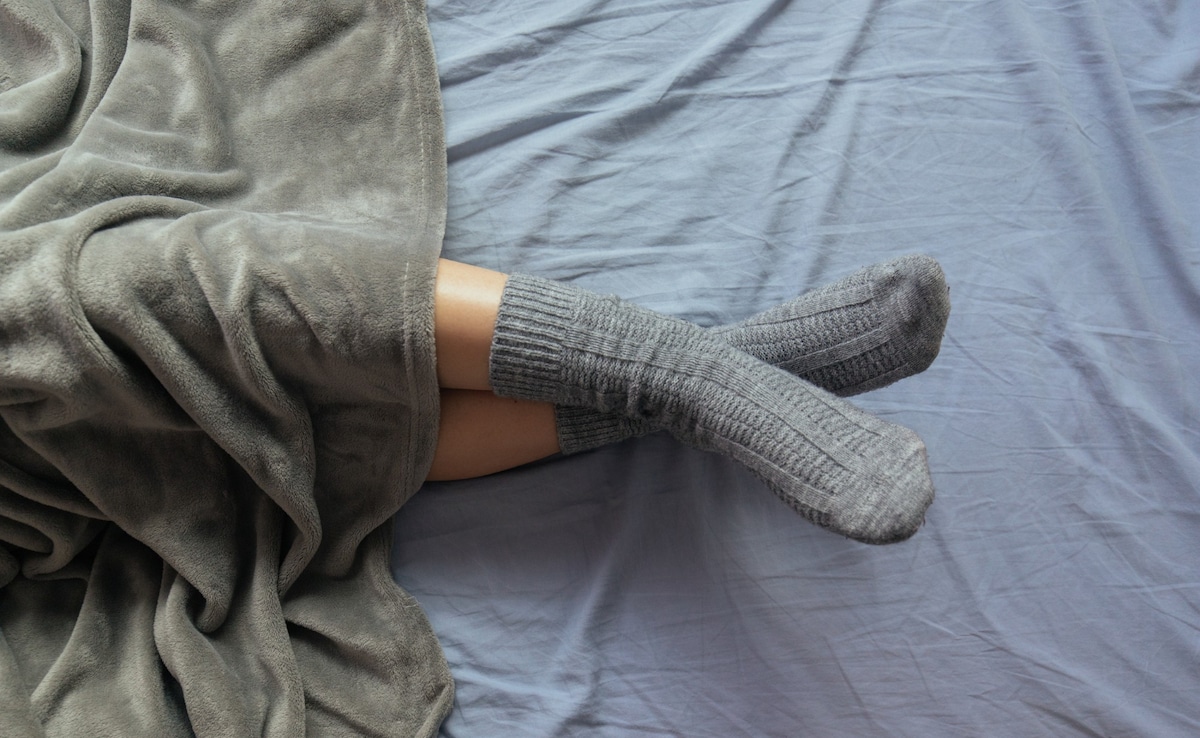 Cold Feet In Winter Despite Wearing Socks: 8 Possible Causes