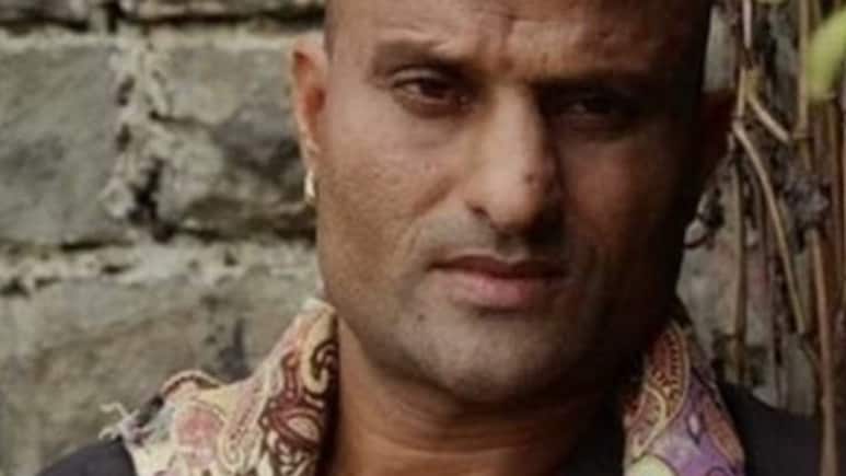 सलमान खान के इस कोस्टार को कलयुग का श्रवण कुमार कह रहे लोग, बूढ़ी मां को गोद में लेकर घुमाता है..बाल संवारता...यूं रखता है खयाल