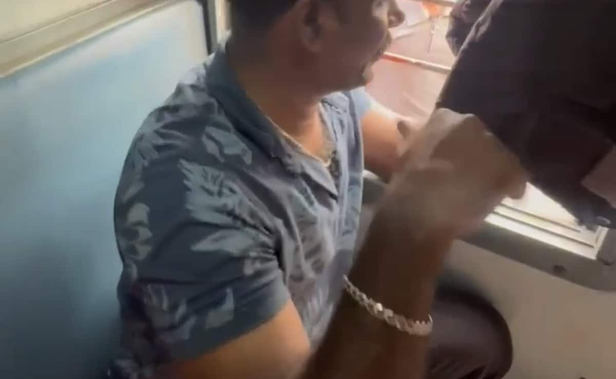 Tamil Nadu Cop Suspended for Assaulting Student on Train