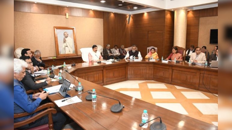 वृन्दावन ग्राम योजना को दें गति: सीएम ने कहा – अब गांवों का विकास तेजी से दिखना चाहिए 