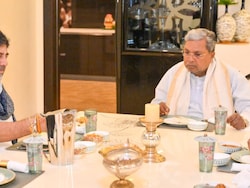 DK Shivakumar Hosts Siddaramaiah For Breakfast 2.0, Nati Chicken On Menu