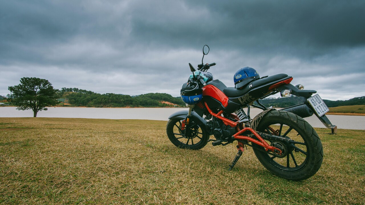 Which motorcycle will you choose under 300000 Which motorcycle will you choose under 300000