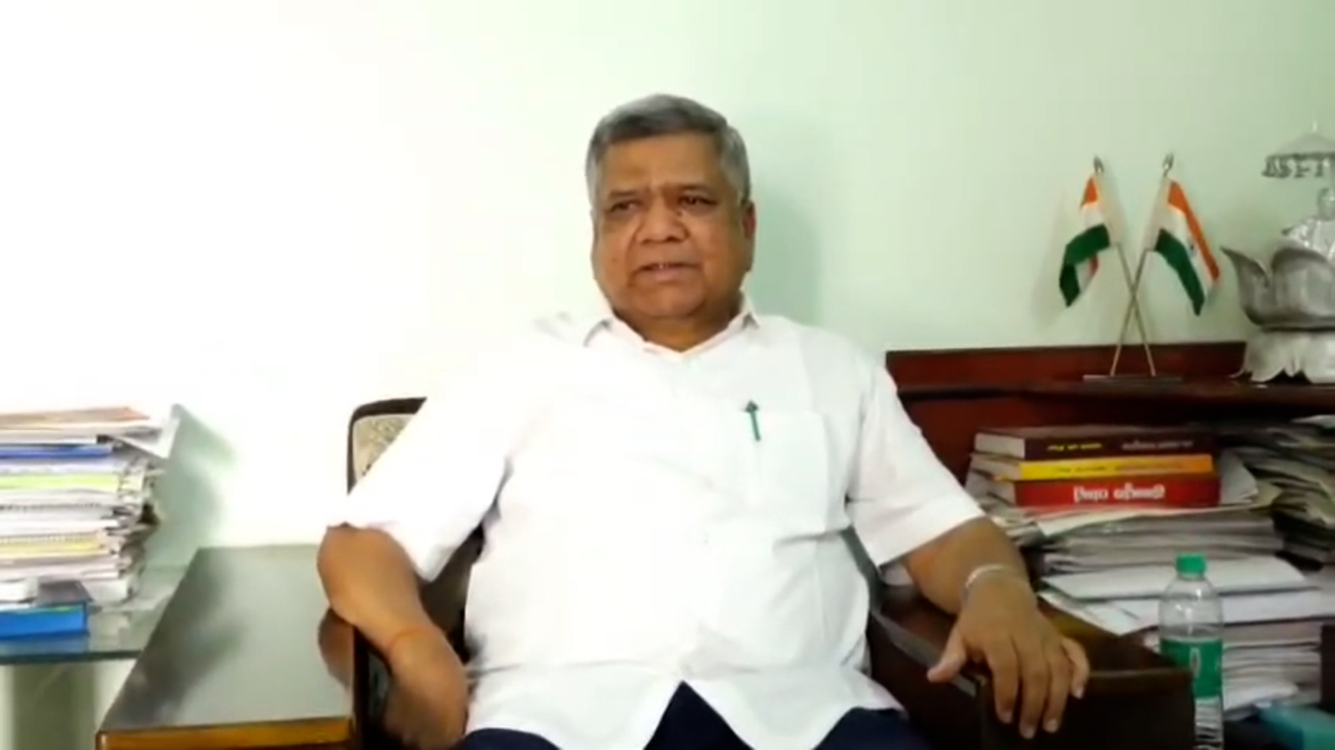 Karnataka Power Tussle: Truce On Plate Or Storm Brewing?