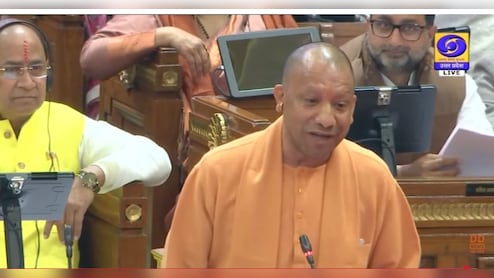 'देश में दो नमूने' वाले CM योगी के बयान पर SP का वॉकआउट, स्पीकर ने सुना दी 'चोर-चोर' वाली ये कहानी